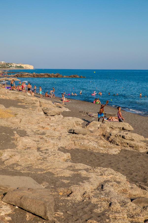 Alley To The Beach Ierapetra  Luaran gambar